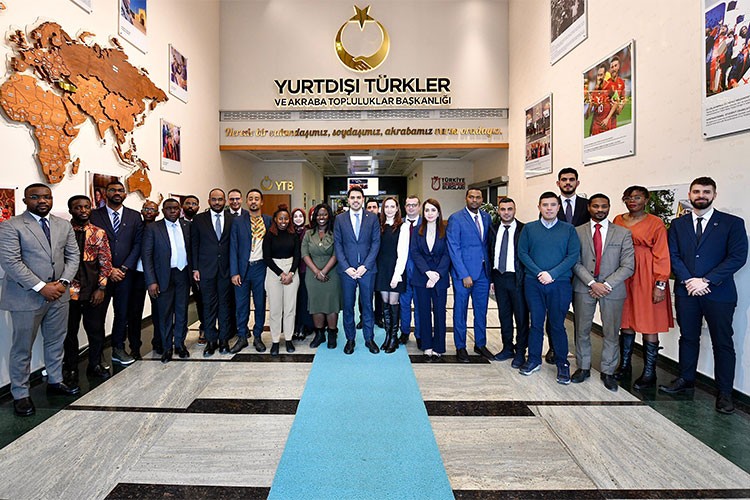 Diplomatlar Türkçe'de buluştu