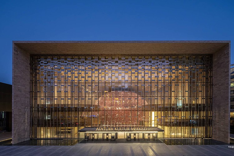 AKM'de 5G teknolojisiyle sanat deneyimi