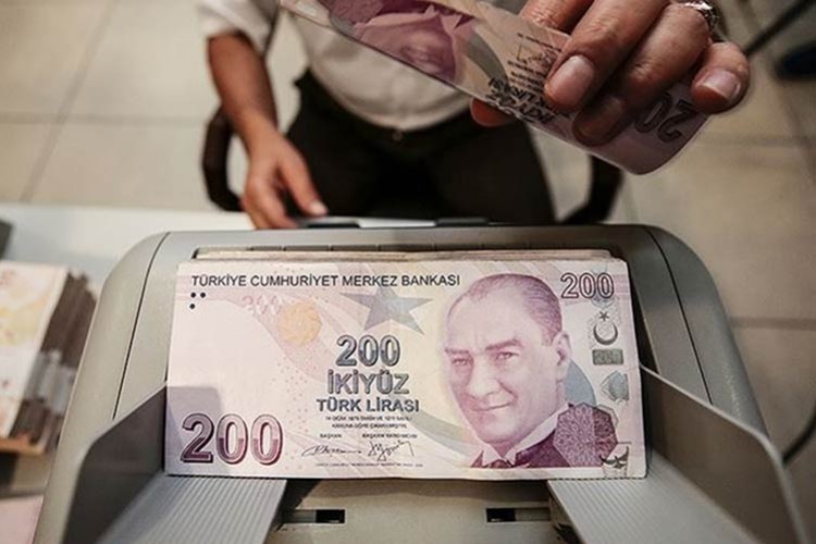 Milyonerlerin mevduatı arttı