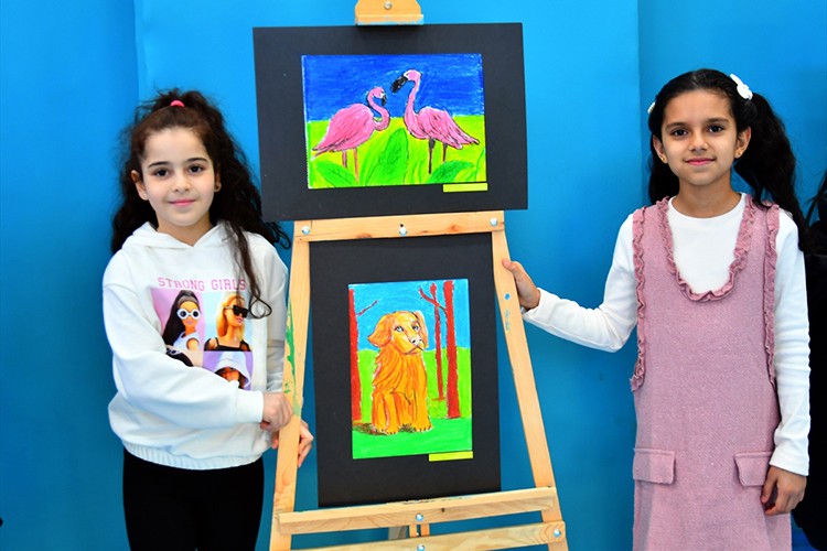 Kars'ta kursiyerlerin yaptığı "doğa ve tarih" resimleri sergilendi