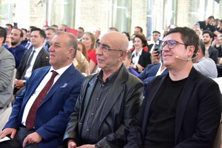 Şener Şen ve İbrahim Büyükak Alpet'in reklam yüzü oldu