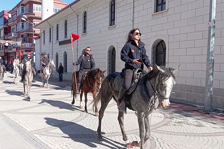 İstiklal Yolu'nu at sırtında geçecekler