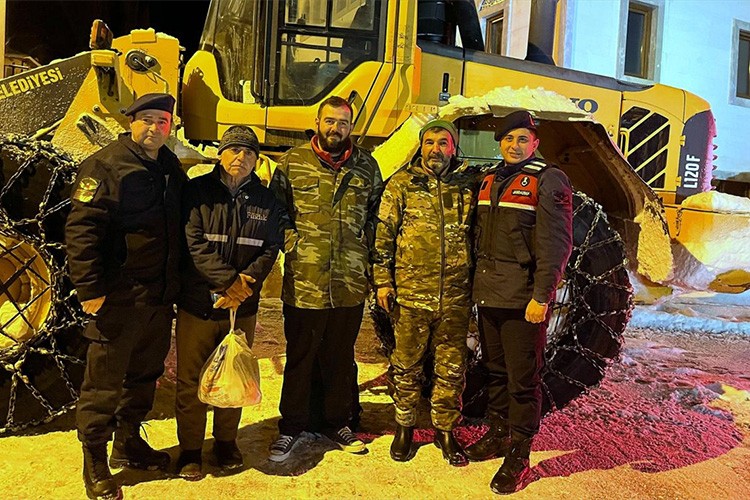 Sakarya'da yaylada mahsur kalan 3 kişi kurtarıldı