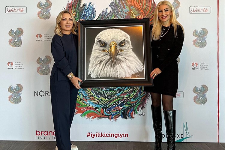 Nur Demirag'dan anlamlı destek