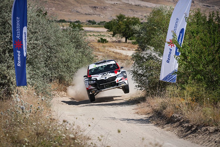 Peri bacalarında yaz rallisi