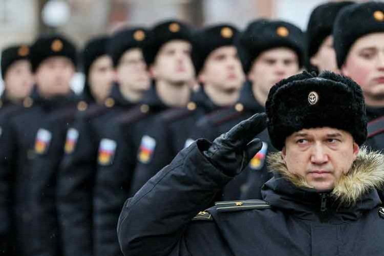 Rusya ordusunu reklamla büyütmeye çalışıyor