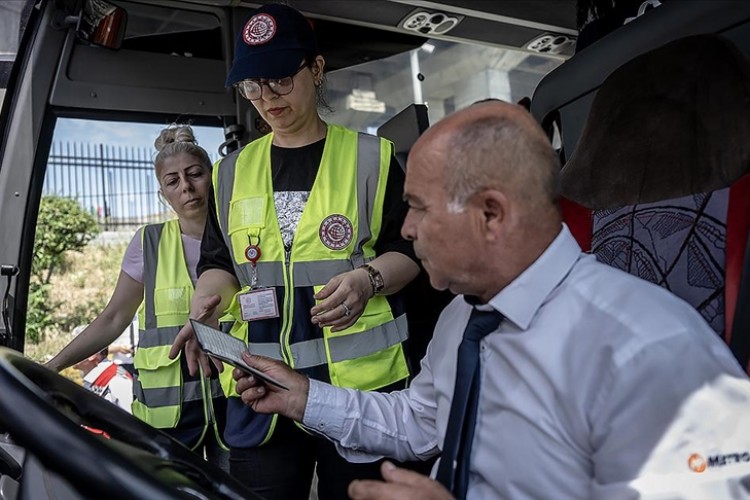 Ulaştırma ve Altyapı Bakanlığı ekipleri Esenler Otogarı'nda denetim yaptı