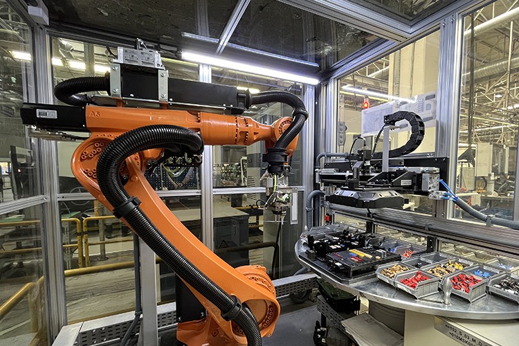 Mercedes-Benz Türk, Robotik Sistem Projeleri ile Dijitalleşmeye Tam Gaz Devam Diyor!