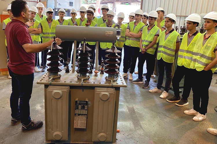 Yüksek gerilim dalı öğrencilerine saha eğitimi