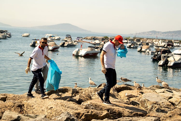 Aras Kargo'dan kıyı temizliğiyle duyarlı destek