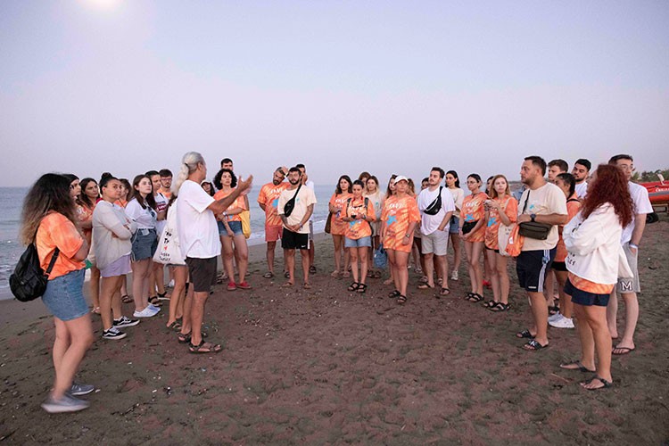 Caretta Caretta'ları Akdeniz'le buluşturuyor