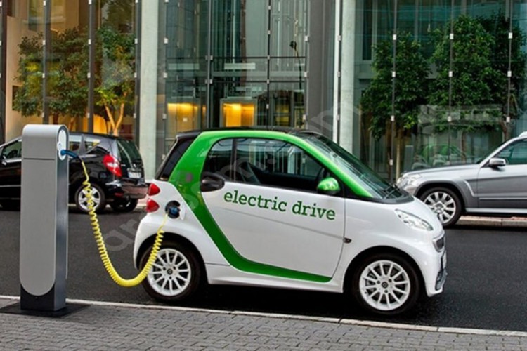 AB, 2022'de 22,4 milyar avroluk elektrikli otomobil ihraç etti