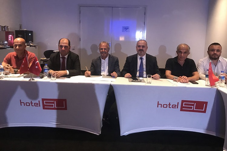 Yaş meyve ve sebze sektörü temsilcileri Antalya'da buluştu