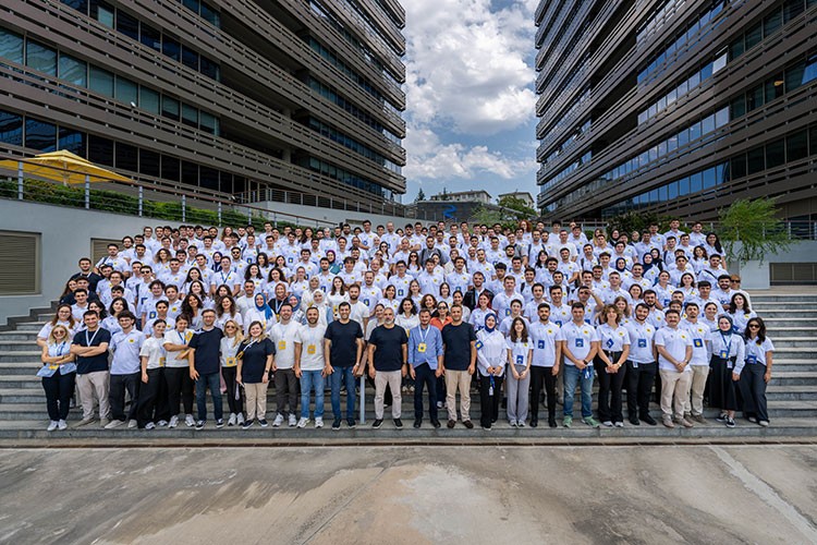 Genç yetenekler kariyerlerine ilk adımı Turkcell'de atıyor