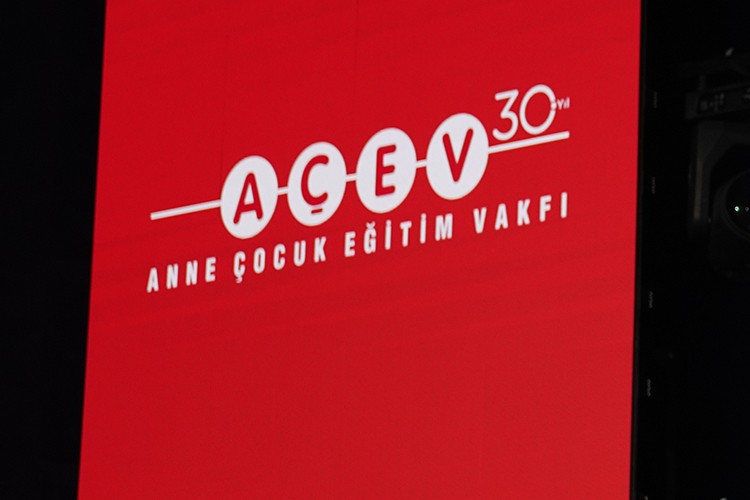 Bilim insanları ve uzmanları İstanbul'da AÇEV'in 30. yılı vesilesiyle düzenlediği sempozyumda buluştu