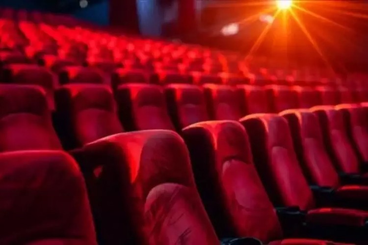 İstanbul'da en çok sinema ve tiyatro biletlerinin fiyatı arttı