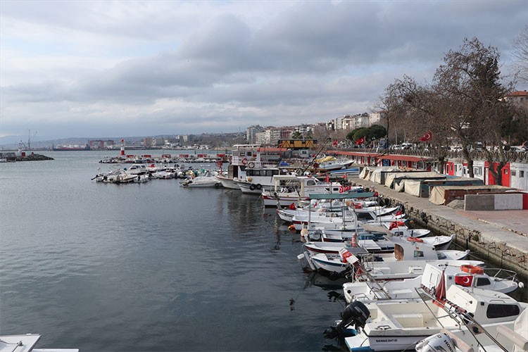 Tekirdağlı balıkçılar poyraz nedeniyle 5 gündür denize açılamıyor