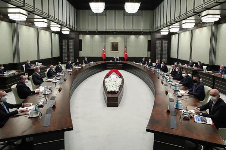 Ana gündem tatilin uzaması