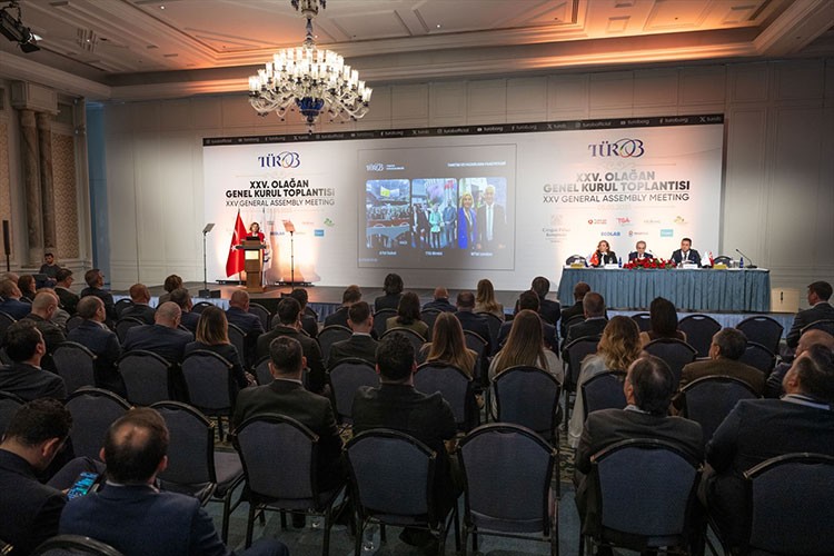 TÜROB'da Müberra Eresin yeniden başkan seçildi