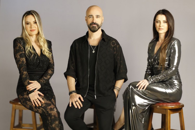 Senkron Arabesque'den Yeni Tekli: Yüreğimden Vurdun Beni