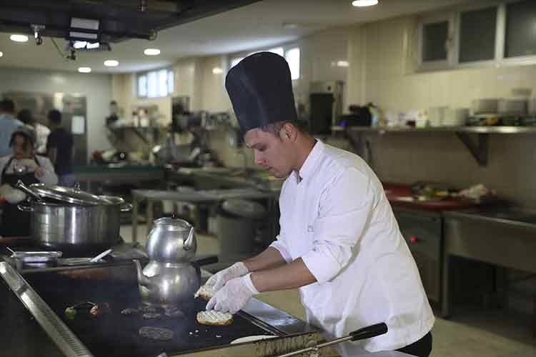 Depremde kaybettikleri işlerine "İşte Kardeşlik Projesi"yle kavuştular