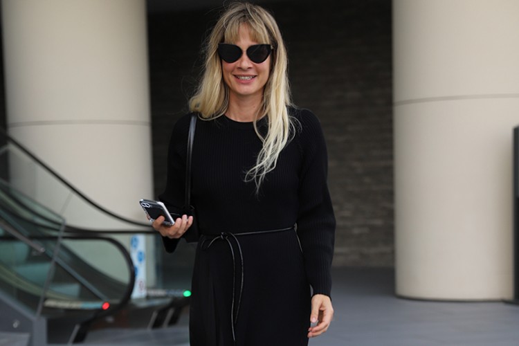 Müge Boz siyahlar içinde