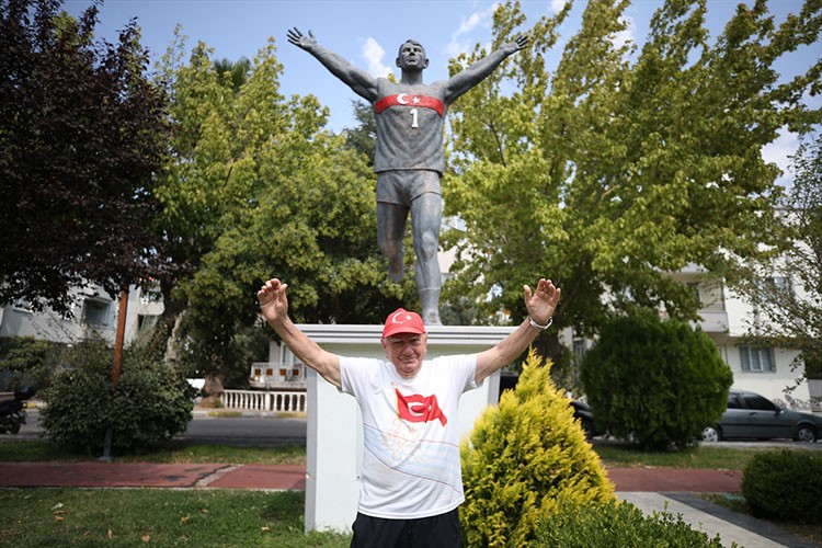 83 yaşındaki "Yüzyılın Atletinden" hareketsizlik tepkisi