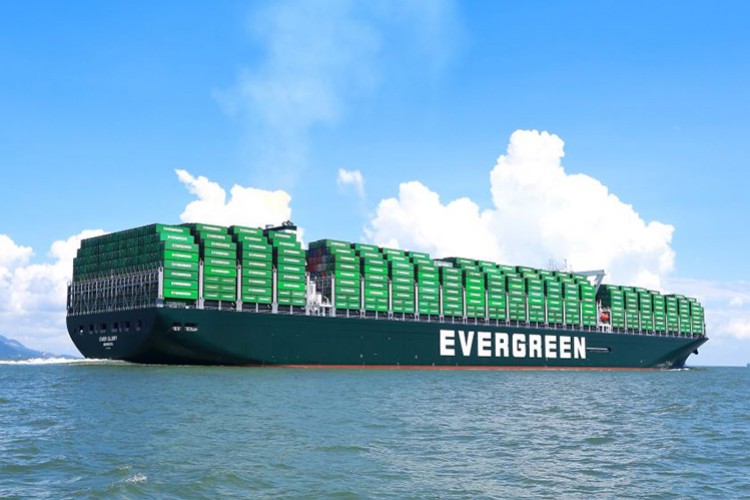 Evergreen, İsrail ile ihracat ve ithalatı durdurdu