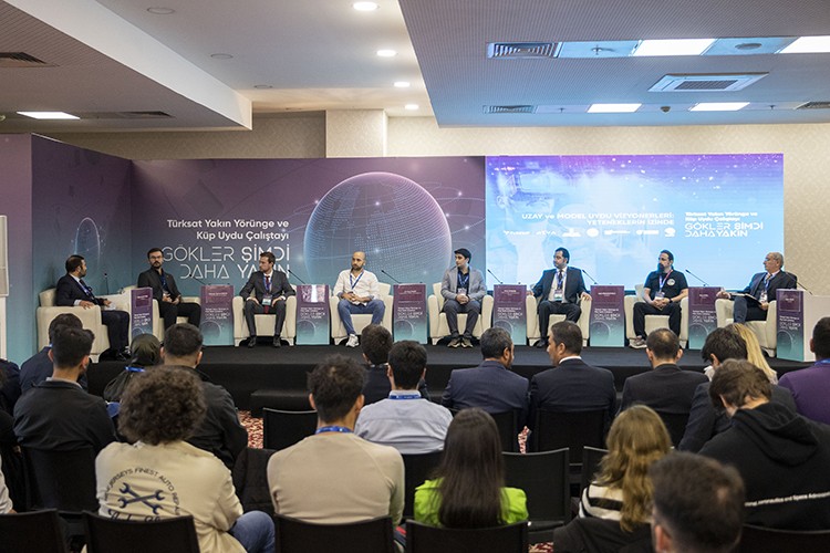 Ankara'daki uydu çalıştayıbeyin fırtınasına sahne oldu