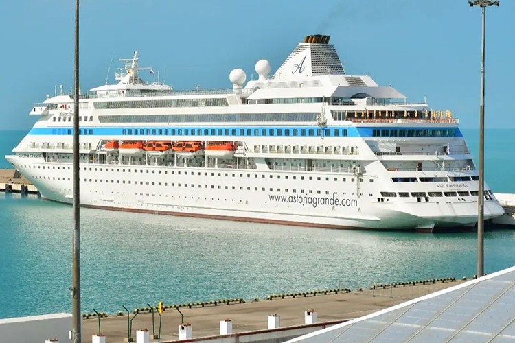 Kuşadası'nı İstanbul izliyor