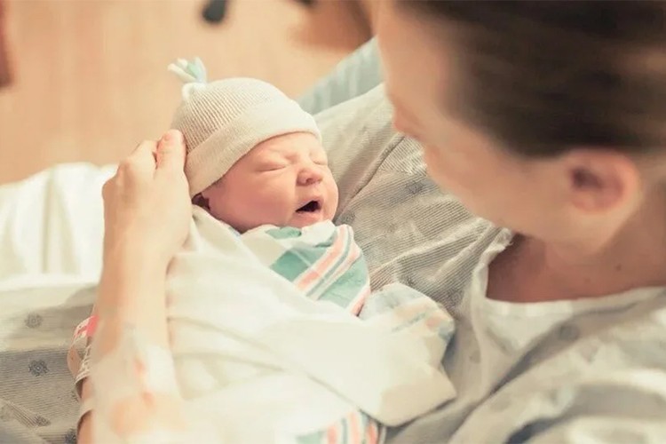 İtalya'da doğurganlıktaki düşüş eğilimi 2024'te de sürdü