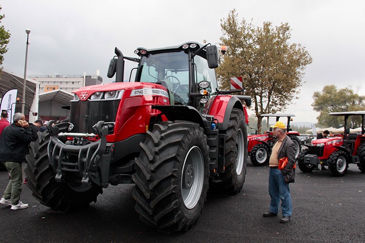 1,5 milyon liralık traktöre ilgi