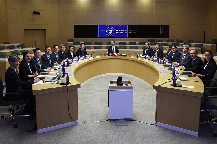 Bakan Bayraktar, Energy China ile yatırım imkanlarını görüştü