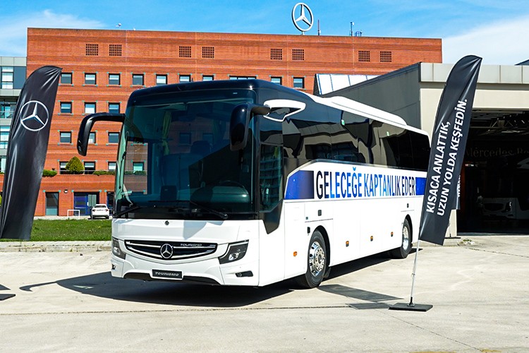 Yenilenen Mercedes-Benz Travego ve Tourismo ile Benzersiz Seyahat Deneyimine Hazır Olun!