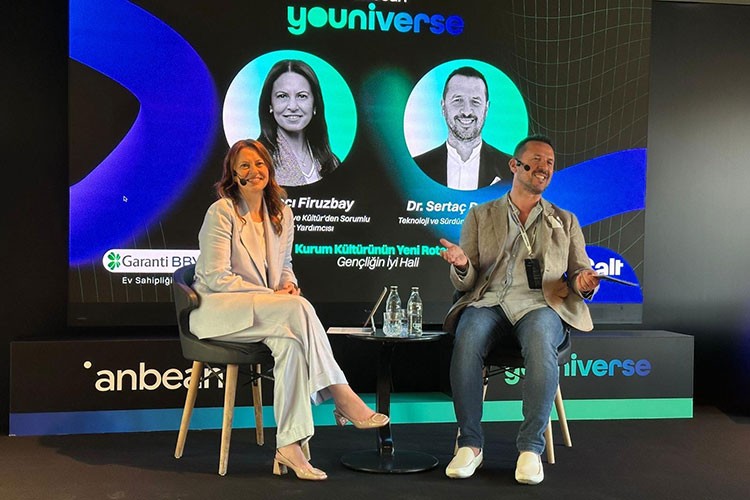 Youniverse: Gençlerin Evrenine Yolculuk