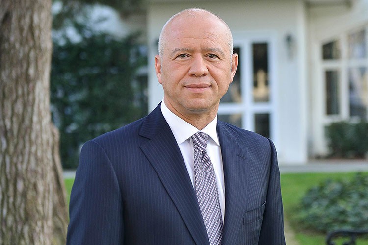 Koç Holding, 14,3 milyar dolar gelir elde etti