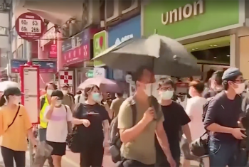 Hong Kong'da protesto gösterisine müdahale